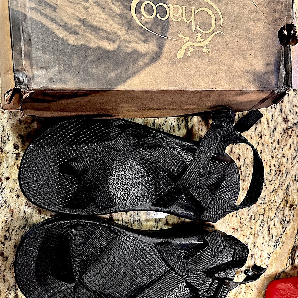 Brand new size 11 men’s Z2 Classic Chaco in black never worn new in box
